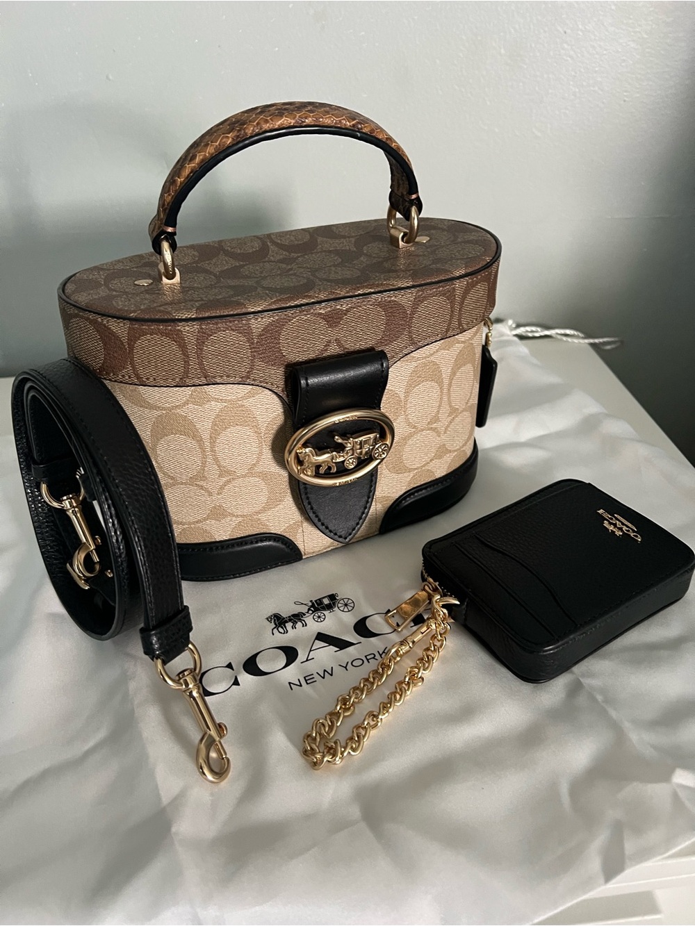 Coach Georgie Gem Crossbody
In Blocked Signature Canvas With  Wallet - Picture 4 of 12
